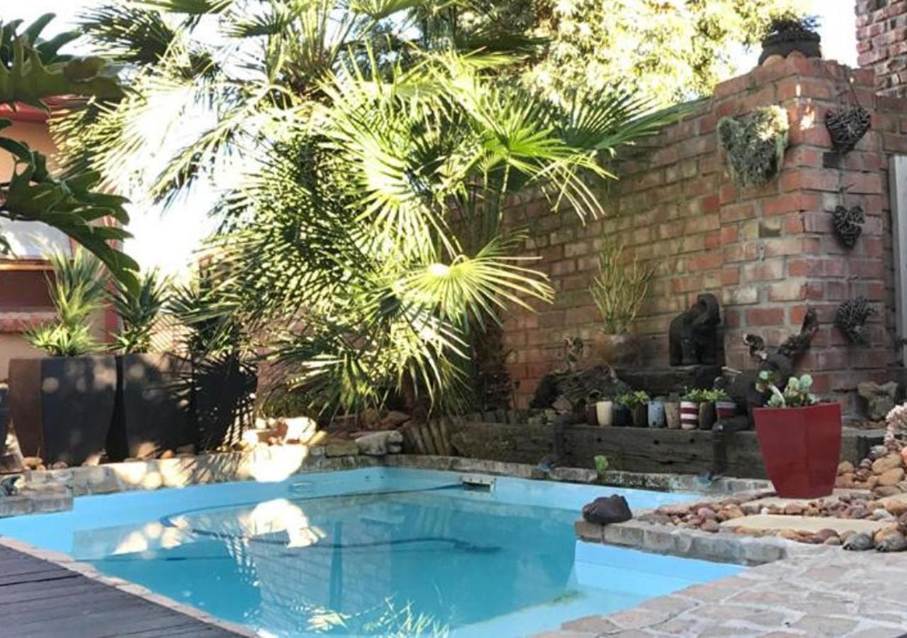 A La Martha's Air-Port Guest House Port Elizabeth Extérieur photo