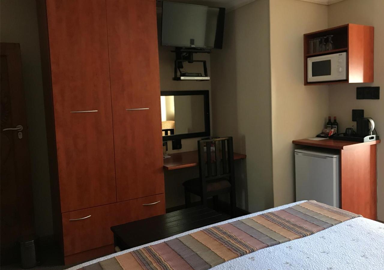 A La Martha's Air-Port Guest House Port Elizabeth Extérieur photo