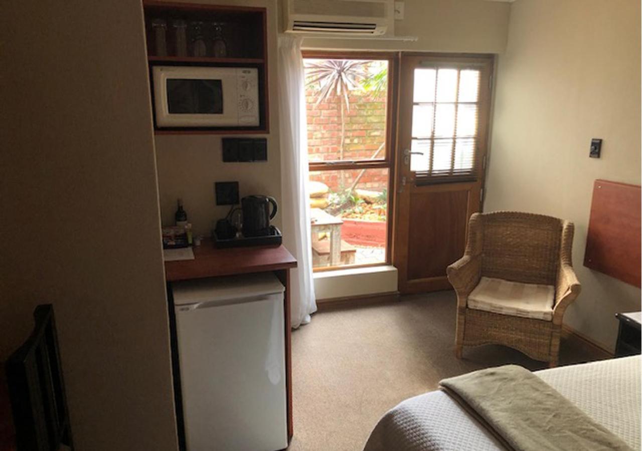 A La Martha's Air-Port Guest House Port Elizabeth Extérieur photo